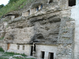 Скальный монастырь Цыпова
