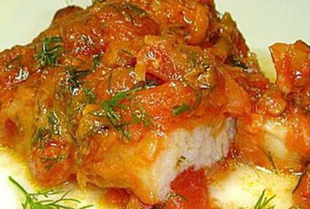 Рыба тушеная в томатном соусе